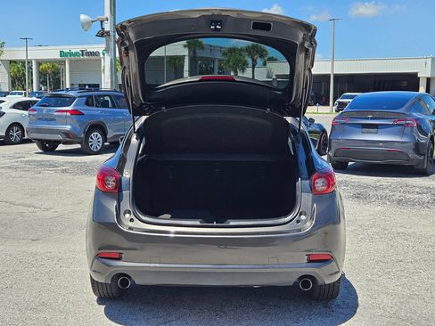 Used 2018 MAZDA MAZDA3 Touring FWD image 12