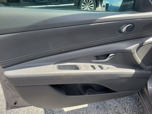 Used 2025 Hyundai Elantra Sport FWD image 14
