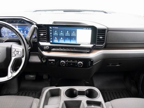 Used 2024 Chevrolet Silverado 3500 LT image 14