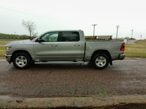 Used 2019 RAM 1500 Big Horn AWD/4WD image 9