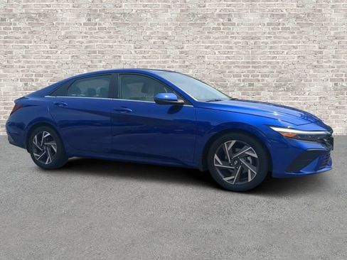 Used 2024 Hyundai Elantra Limited FWD image 1