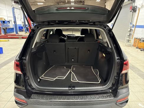 Used 2023 Volkswagen Taos S image 11