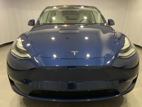 Used 2023 Tesla Model Y Long Range AWD/4WD image 2