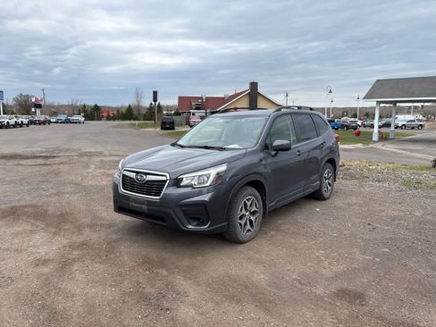 Used 2020 Subaru Forester Premium AWD/4WD image 2