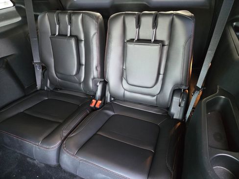 Used 2018 Ford Explorer Sport w/ Ford Safe & Smart Package AWD/4WD image 8