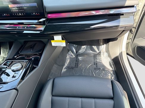 New 2026 BMW i5 eDrive40 image 17