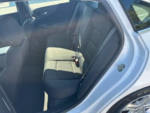 Used 2023 Chevrolet Malibu LS FWD image 12