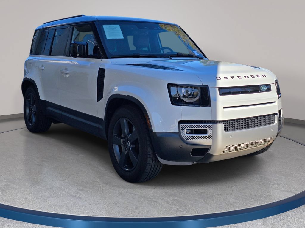 Used 2025 Land Rover Defender 110 S AWD/4WD image 4