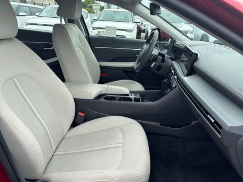 Used 2025 Hyundai Sonata SEL FWD image 36