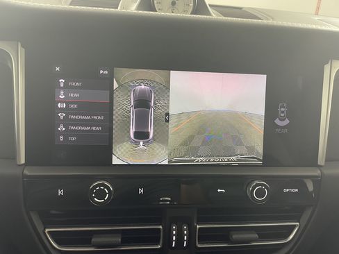 Certified 2024 Porsche Macan GTS AWD/4WD image 24
