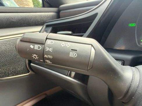 Used 2024 Lexus ES 300h Ultra Luxury w/ Accessory Package (Z2) FWD image 24