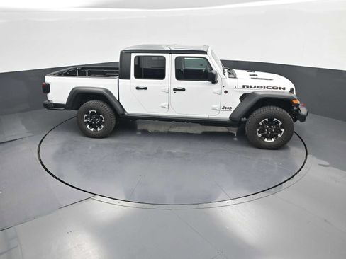 Used 2026 Jeep Gladiator Rubicon AWD/4WD image 33