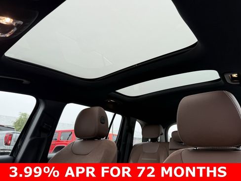 Used 2024 Mercedes-Benz GLB 35 AMG 4MATIC image 2