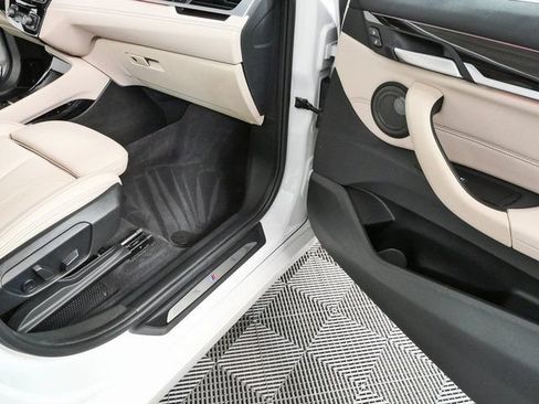 Used 2022 BMW X1 xDrive28i w/ M Sport Package AWD/4WD image 25