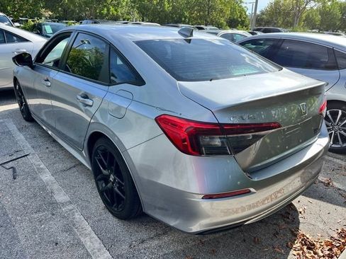 Used 2023 Honda Civic Sport image 3