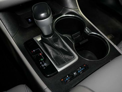 Used 2016 Toyota Highlander Limited FWD image 23