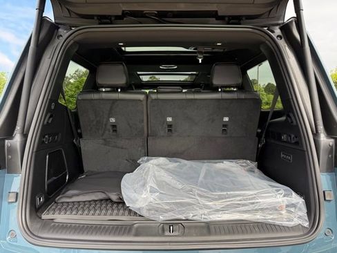 New 2026 Jeep Grand Wagoneer 4WD image 30