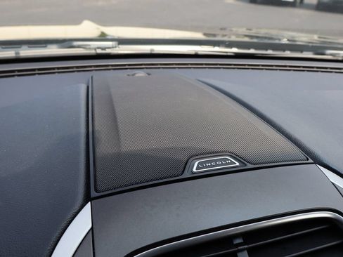 Used 2019 Lincoln Nautilus Select AWD/4WD image 28