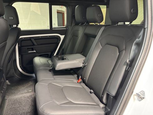 Used 2026 Land Rover Defender 110 X-Dynamic SE AWD/4WD image 27