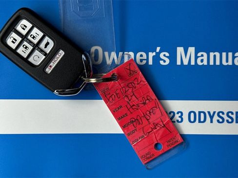 Used 2023 Honda Odyssey Touring image 13