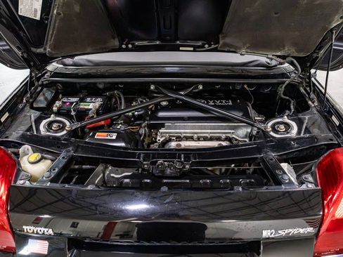 Used 2000 Toyota MR2 RWD image 15