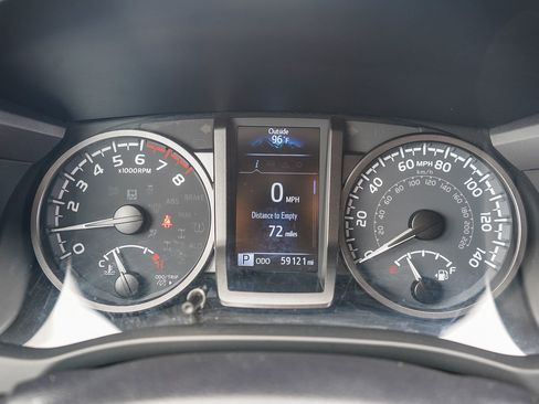 Certified 2023 Toyota Tacoma TRD Off-Road AWD/4WD image 22