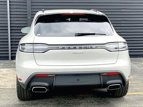 Certified 2026 Porsche Macan image 9