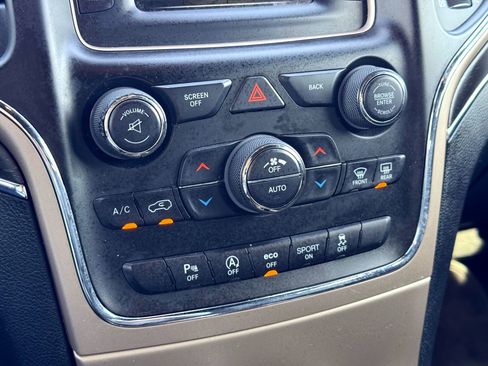 Used 2017 Jeep Grand Cherokee Limited image 27