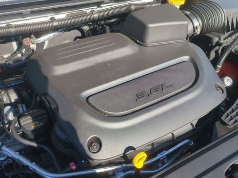 New 2026 Chrysler Pacifica Select w/ S Appearance Package image 25