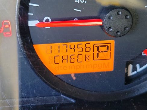 Used 2015 Nissan Frontier SV w/ SV Value Truck Package image 22