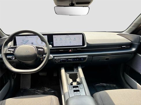 Used 2024 Hyundai Ioniq 6 SE RWD image 22