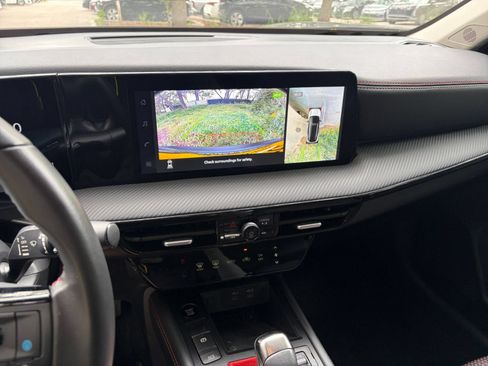 Used 2026 Nissan Kicks SR FWD image 23