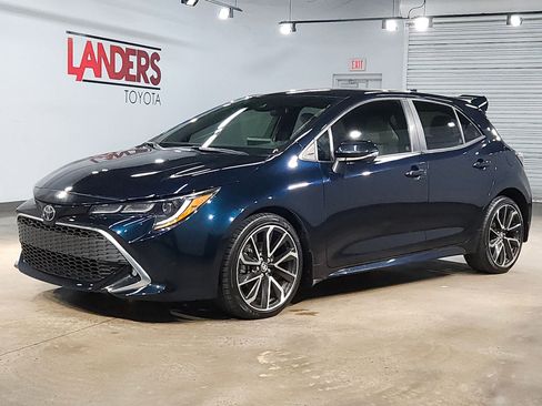 Used 2020 Toyota Corolla XSE image 3