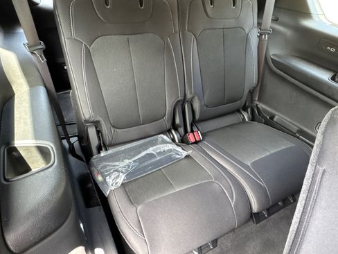 Used 2025 Jeep Grand Cherokee L Laredo w/ Luxury Tech Group I AWD/4WD image 19