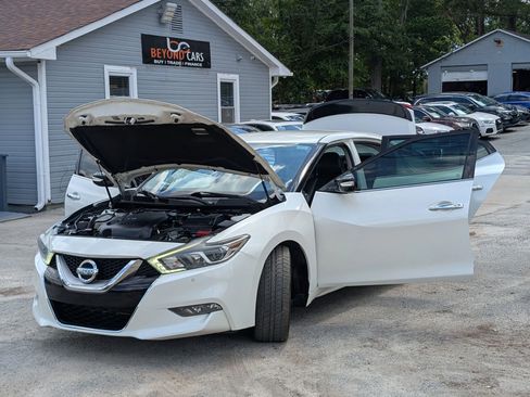 Used 2016 Nissan Maxima SR FWD image 10