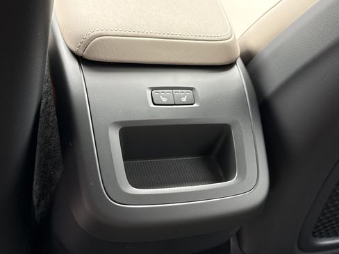 New 2026 Volvo XC60 B5 Plus w/ Protection Package Premier image 15