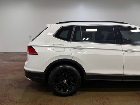 Used 2018 Volkswagen Tiguan SE w/ Panoramic Sunroof Package AWD/4WD image 33