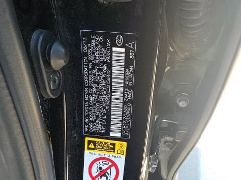 Used 2013 Lexus CT 200h w/ Leather Pkg FWD image 5
