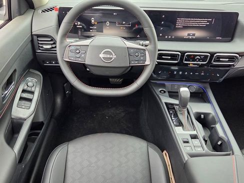 New 2026 Nissan Sentra SR w/ SR Premium Package FWD image 7