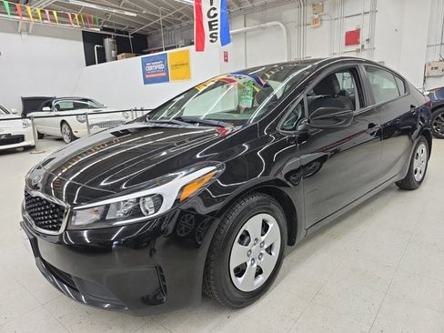 Used 2017 Kia Forte LX w/ LX Popular Package FWD image 3