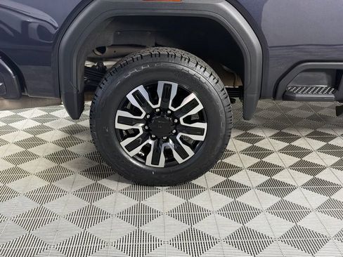 Used 2024 GMC Sierra 2500 Denali Ultimate image 11