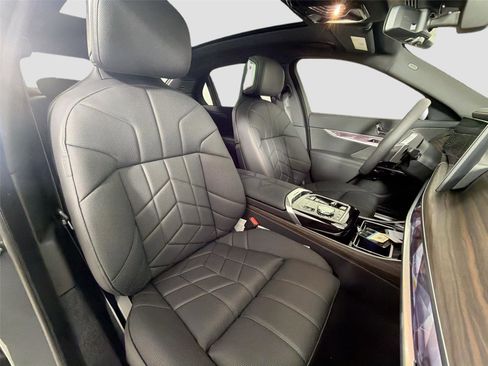 New 2026 BMW 750e xDrive AWD/4WD image 28
