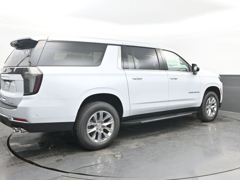 New 2026 Chevrolet Suburban Premier image 9