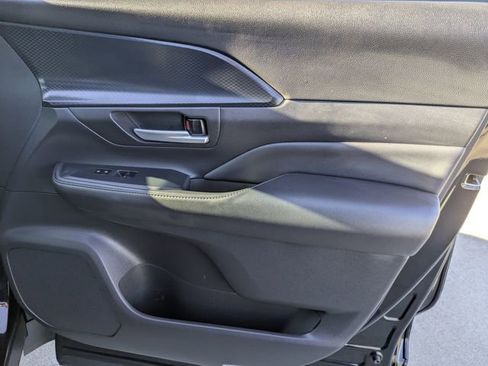 Used 2024 Toyota Grand Highlander AWD Hybrid image 35