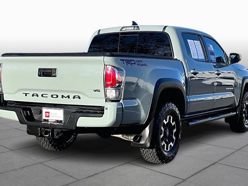 Certified 2022 Toyota Tacoma TRD Off-Road image 12