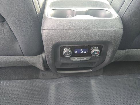 New 2026 Chevrolet Traverse LT w/ Sun and Wheel Package image 18