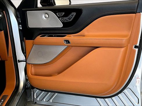 Used 2023 Lincoln Aviator Black Label image 26