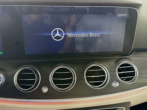 Used 2019 Mercedes-Benz E 300 image 22