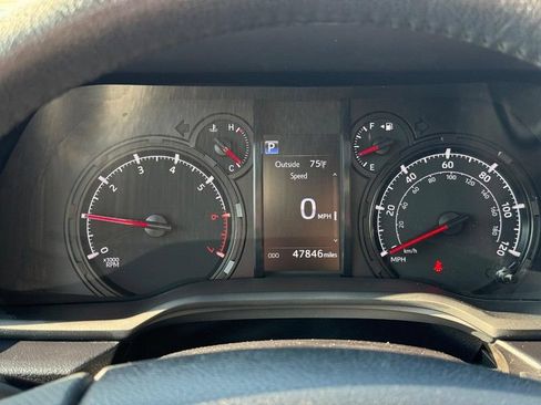 Used 2020 Toyota 4Runner SR5 Premium w/ Moonroof Package AWD/4WD image 22
