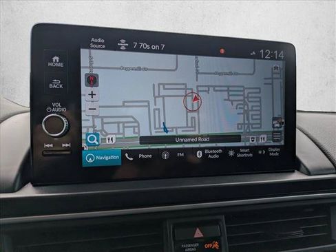 Used 2025 Honda Pilot Touring image 13